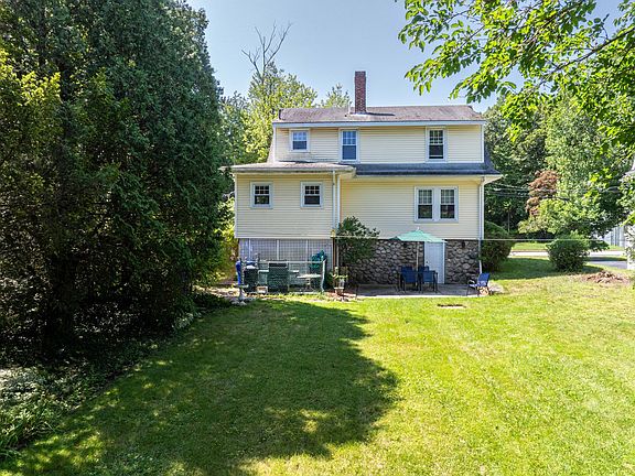 2nd image of 36 Daniels St