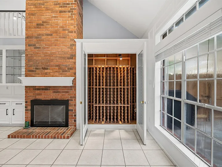 3622 Springhill Ln — Photo 15
