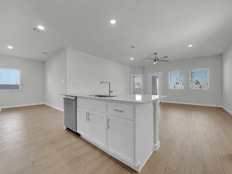 305 Millwood Ln — Photo 15