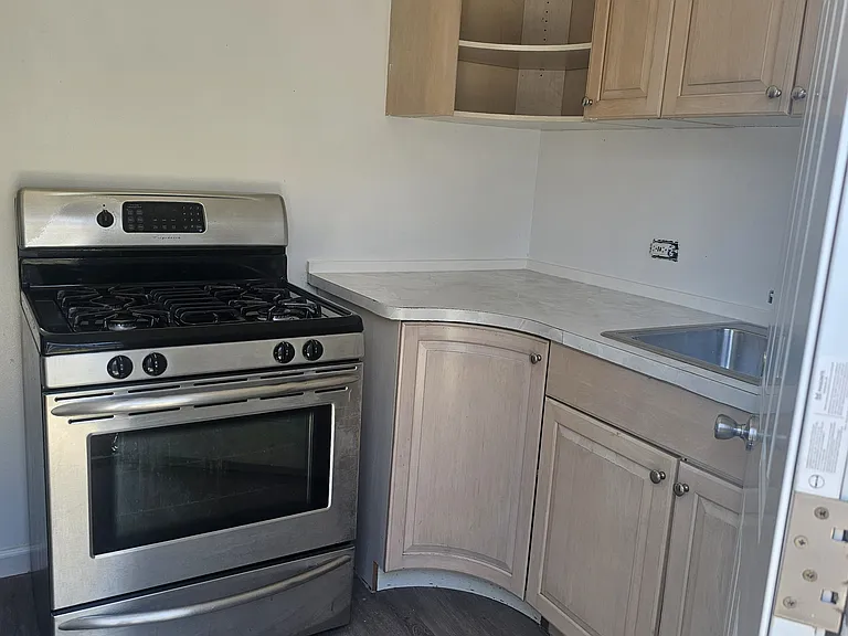 1751 Lexington St — Photo 3
