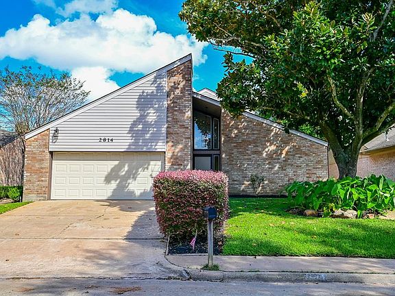 3rd image of 2814 Carnoustie Dr