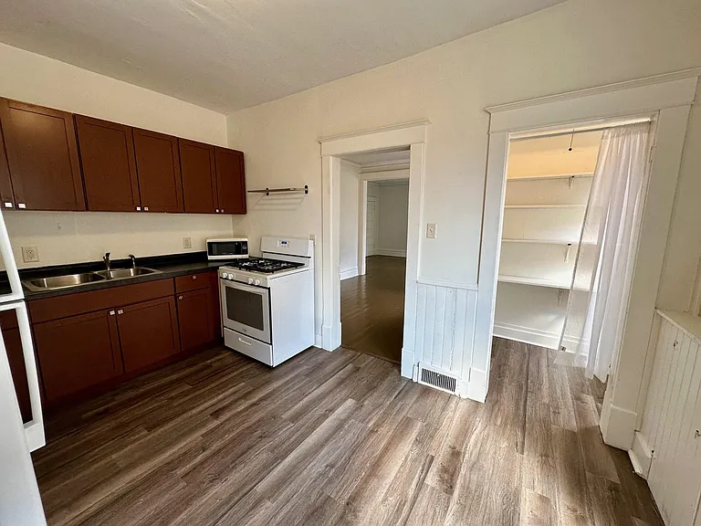 227 Humboldt Ave N #1 — Photo 10