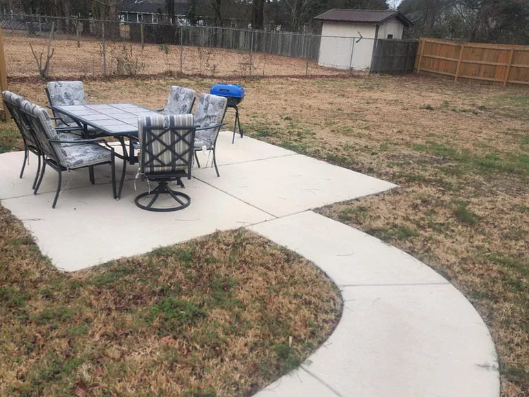 725 W Phillips Dr — Photo 32