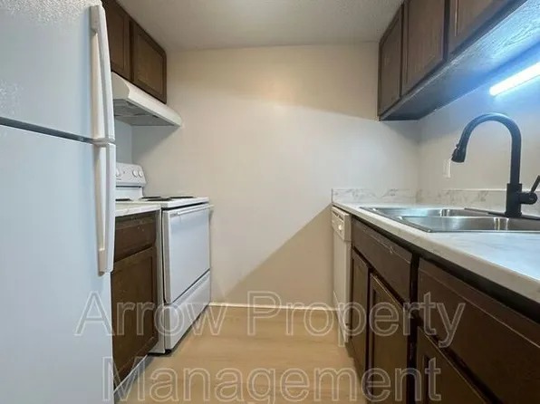 3619 N 60th St #22, Lincoln, NE 68507