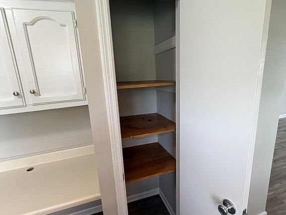 4th image of 1202 Hamilton Dr