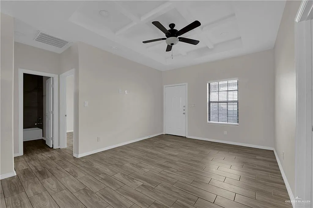 3 bed, 2.0 bath, 1008 sqft, $995 — Photo 4