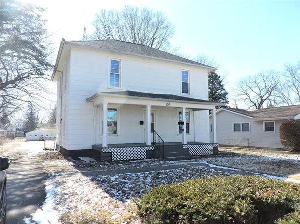 107 Maple St, Rossville, IL 60963