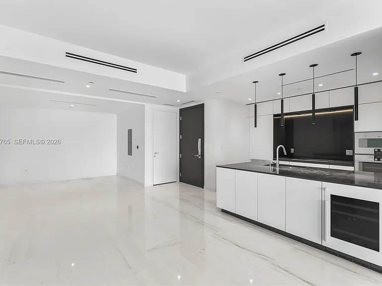 300 Biscyane Boulevard Way #1202 — Photo 10