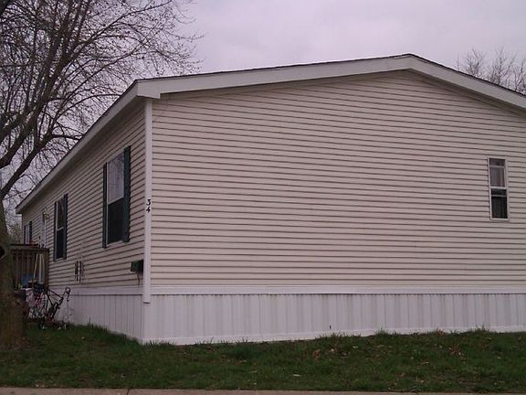 2nd image of 34 Forsythia Dr