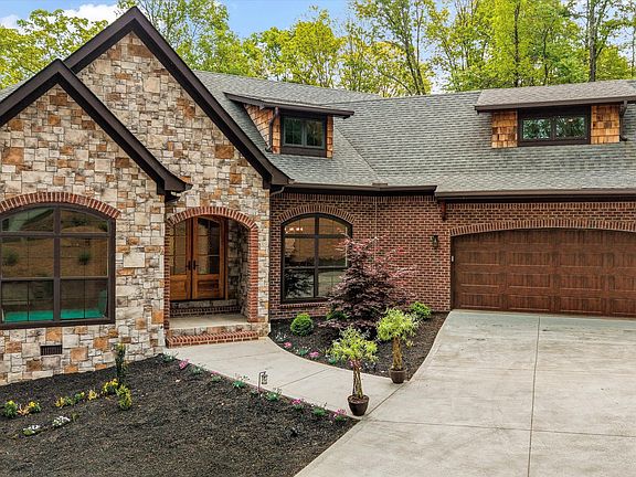 4th image of 109 Lake Harbor Dr