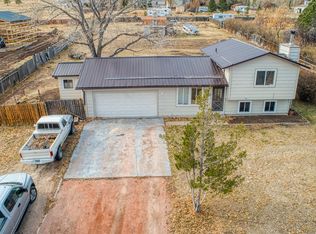 7700 Robin Dr, Gillette, WY 82718