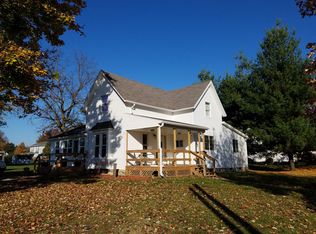 303 N Adams St, Carthage, IL 62321