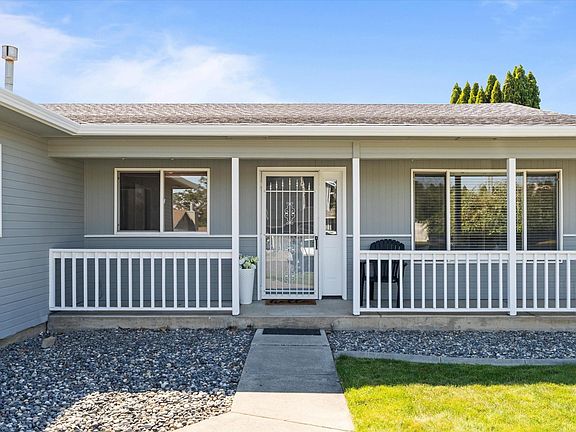 2nd image of 910 S Arthur Pl