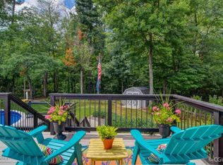 8085 Emberly Dr, Jenison, MI 49428