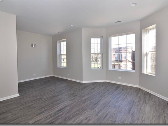 3rd image of 6430 S Vernon Ave #1