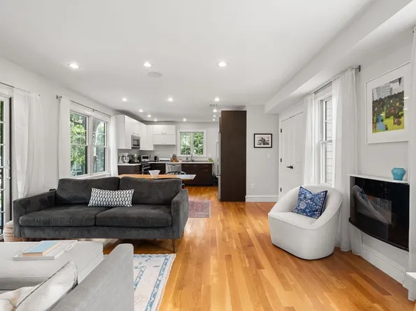 95 Green St #2, Jamaica Plain, MA 02130