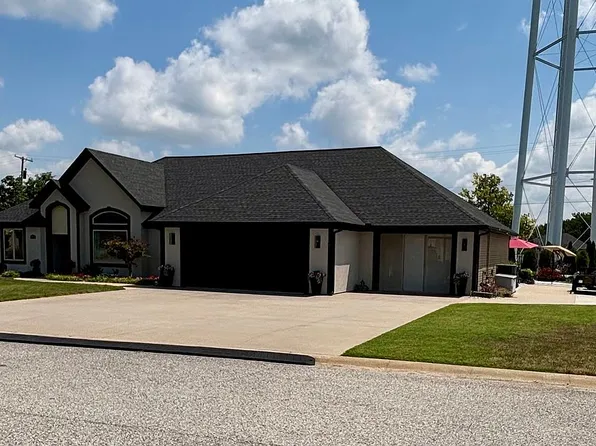 406 Eugene Ct, Carl Junction, MO 64834