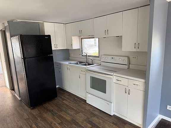 3rd image of 4125 Park St N Lot 206