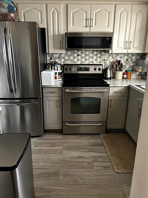2 bed, 2.0 bath, 896 sqft, $1,900 — Photo 4