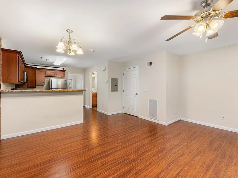 Paxton Place/Olde Towne Lofts — Photo 22