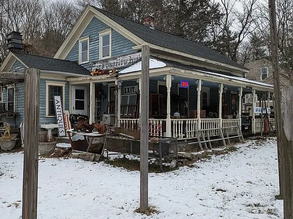 2627 Hartford Ave, Johnston, RI 02919