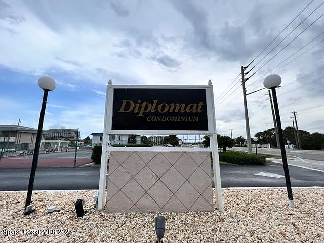 2 bed, 1.0 bath, 750 sqft, $2,000 — Photo 3