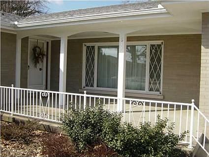 2nd image of 611 E Blue Ridge Dr