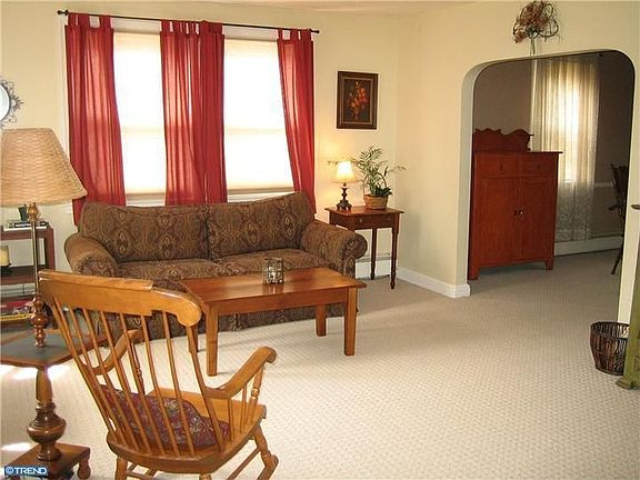 5th image of 209 Pine Rd