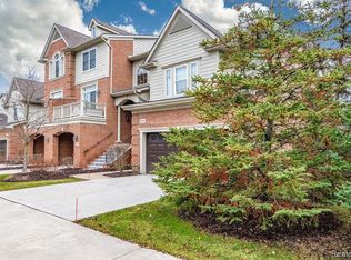 37602 Newburgh Park Cir, Livonia, MI 48152