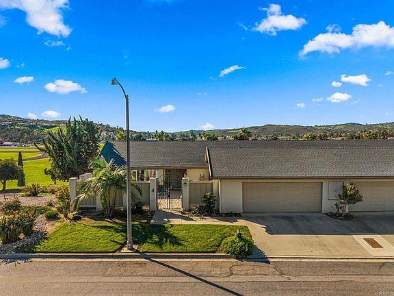 3rd image of 32 Via Casitas