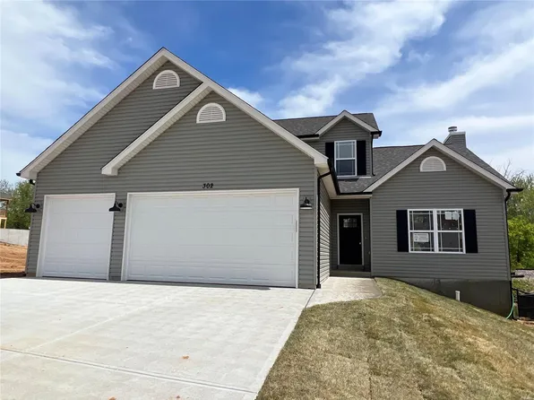 302 Wolf Pack Dr, Imperial, MO 63052