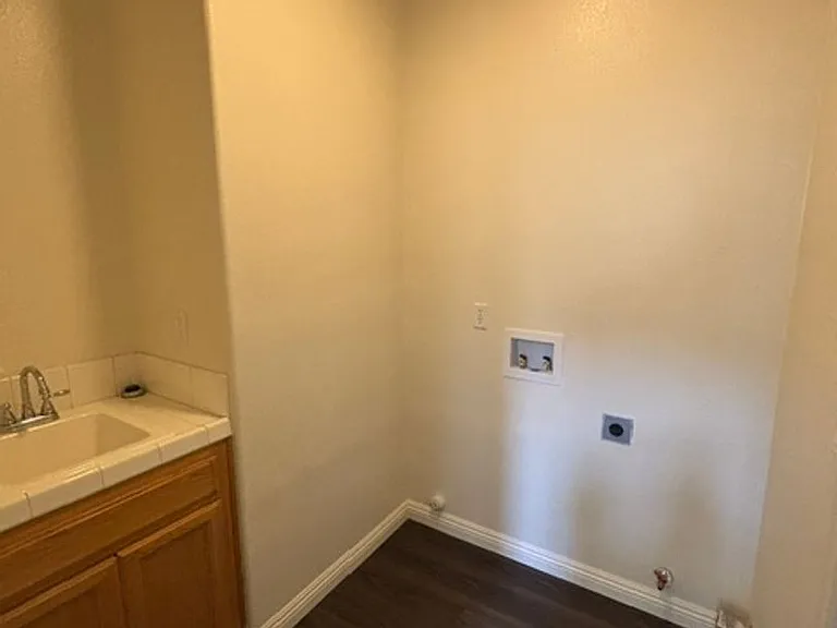 224 Fonzie Ave — Photo 9