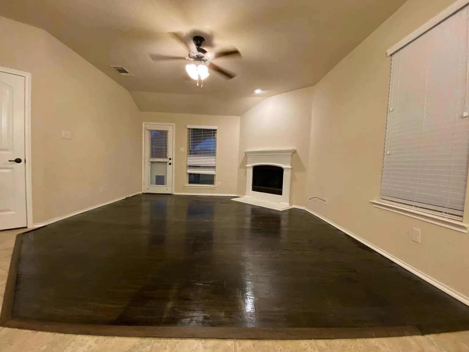 3 bed, 1655 sqft, $2,150 — Photo 2