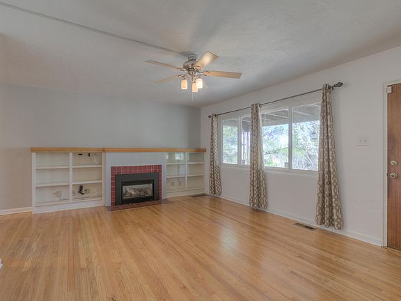 5th image of 2824 Kathryn Ave SE