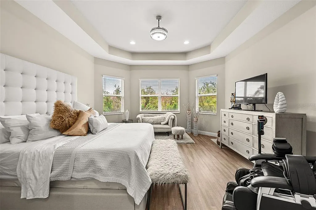 3 bed, 3.5 bath, 3186 sqft, $3,900 — Photo 2