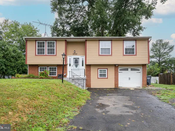 9203 Honey Creeper Ct, Burke, VA 22015