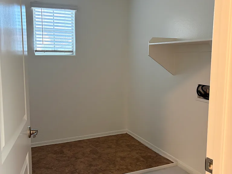 9011 W Jefferson St — Photo 20