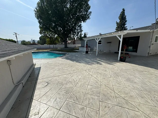 20650 Chatsworth St — Photo 20