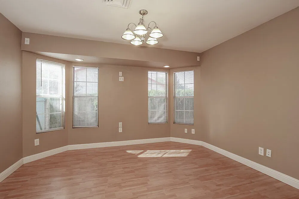 4 bed, 3.0 bath, 2023 sqft, $2,470 — Photo 4