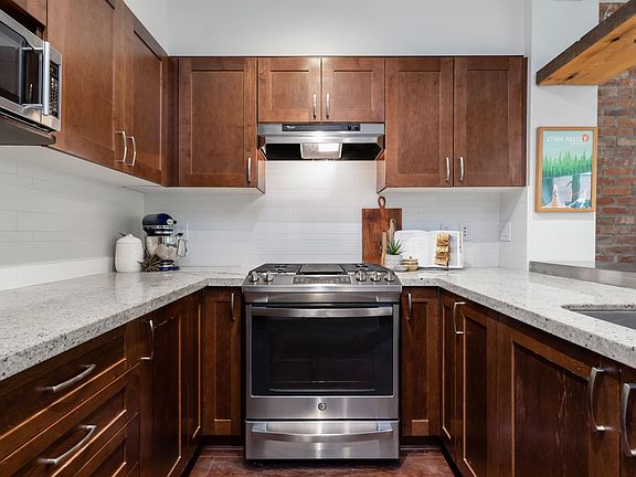3rd image of 1111 E 27th St #113
