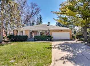 6710 N Sauganash Ave, Lincolnwood, IL 60712