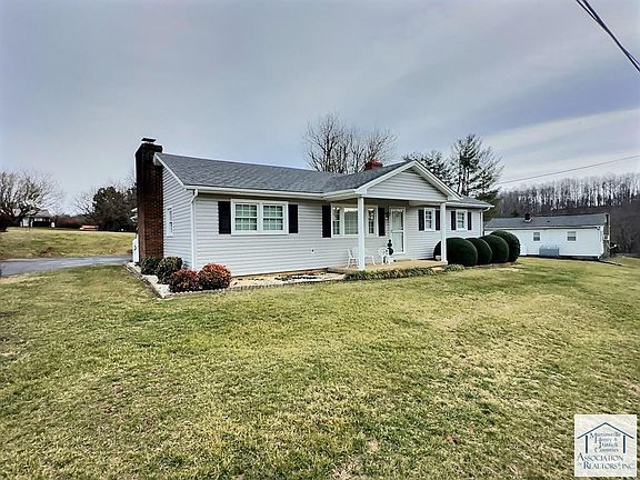 2nd image of 72 Boxwood Ln