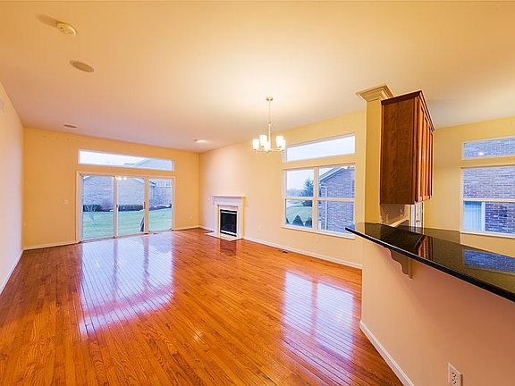 3rd image of 3868 Heritage Pointe Blvd