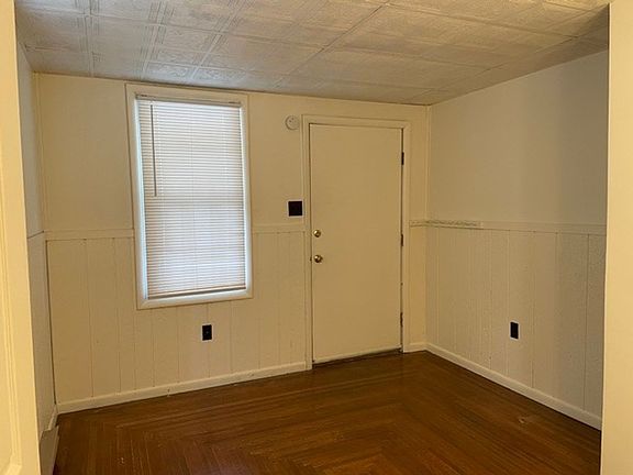 4th image of 251 N Race St 1-floor 1