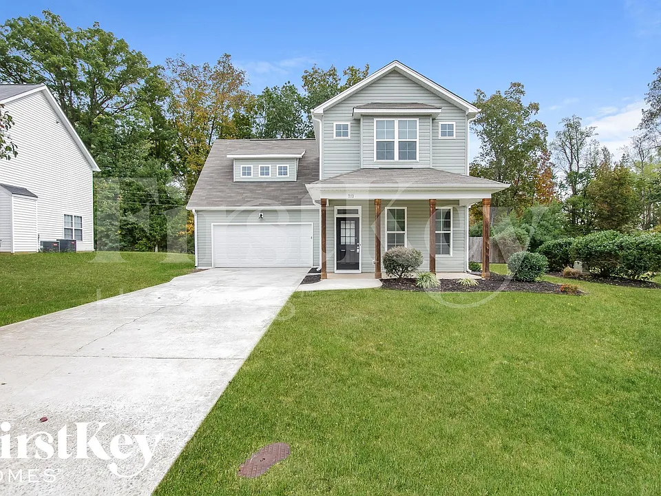 713 Walnut Crossing Dr