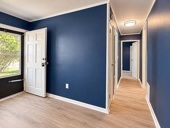 5th image of 4241 Greenbrier Ln