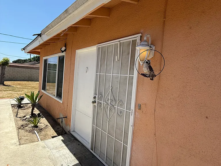 4870 Abbott Rd #D — Photo 2