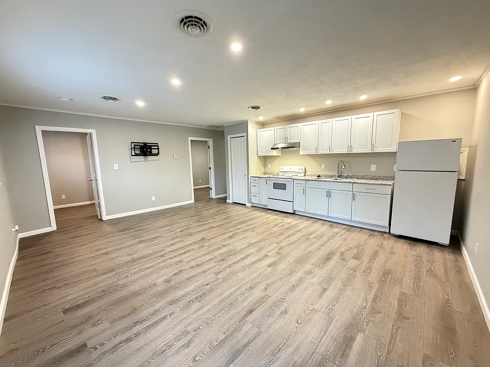 408 W Centennial Ave #B