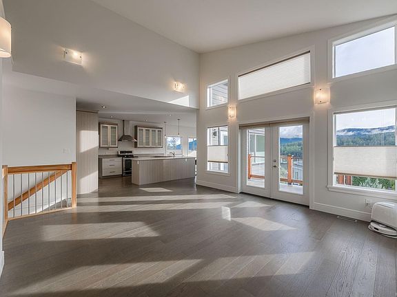 4th image of 1060 Shore Pine Close #28