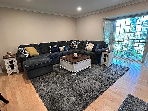 5th image of 1510 Birdwood Ct #102